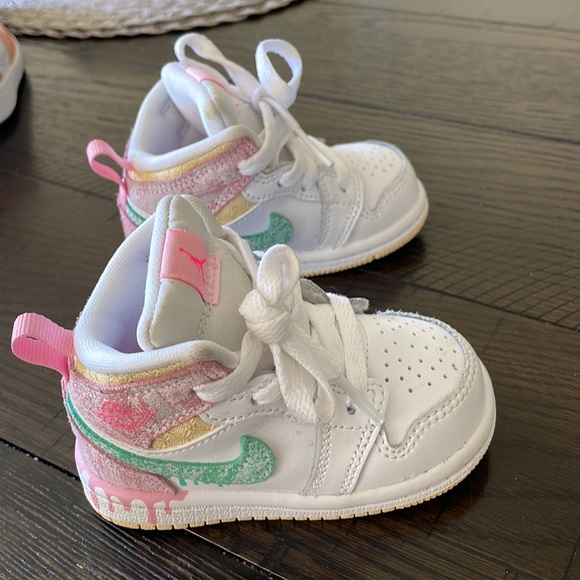 Baby girl Jordan drips size 4 - Picture 3 of 4